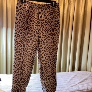 Leopard crop pants